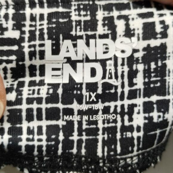 Lands' End Womens Size 1X Black White Stretch Moisture Wick UPF 50 Active Shorts - Picture 3 of 5